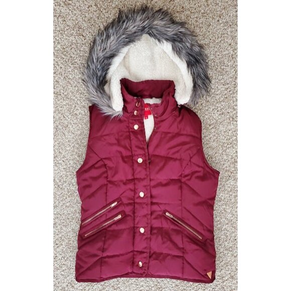 Burgundy Sherpa Lined Quilted Vest Jacket Faux Fur Detach Hood Guess Sz XS Layer - Picture 4 of 10